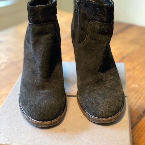 Vic Italian black suede booties, size 8. - Picture 3 of 5